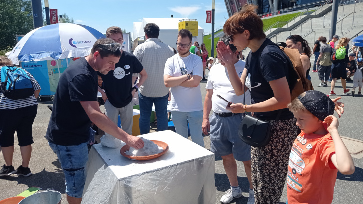 Piknik Naukowy 2024 - stoisko Geoplanet