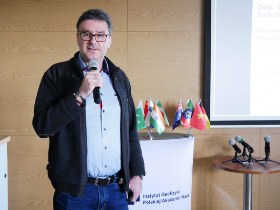 dr hab. Łukasz Rudziński prowadził sesję poświęconą osiągnięciom grupy GEOHAZARD
