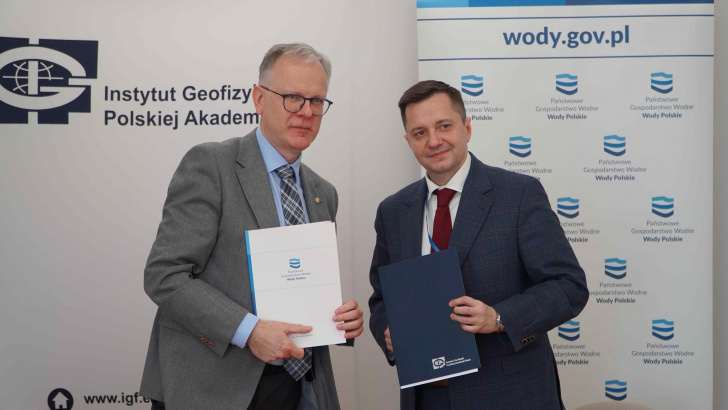 Prof. Paweł Rowiński i Prezes Mateusz Balcerowicz po podpisaniu porozumienia o współpracy