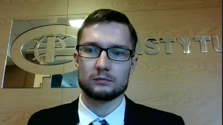 dr Bartosz Owoc, fot. print screen obrona on-line